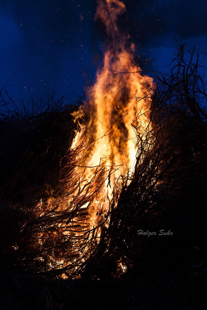 Bild 1 - Wiemersdorfer Osterfeuer